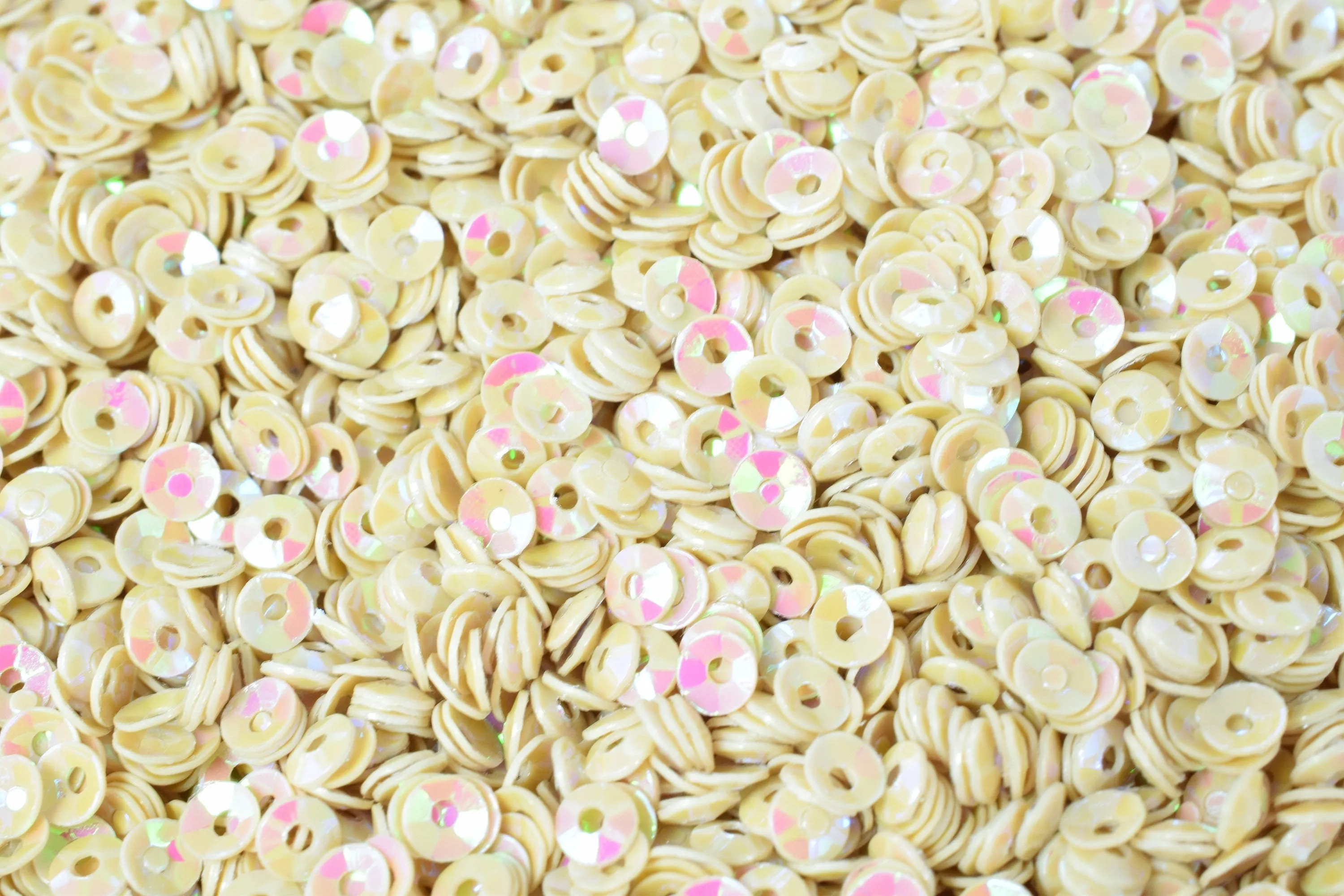 3/4mm Warm Beige Sparkle Cup Glossy Iridescent Sequins Sheen Round Sequins/Loose Paillettes,Wholesale Sequins,Shimmering Sequin Apparel