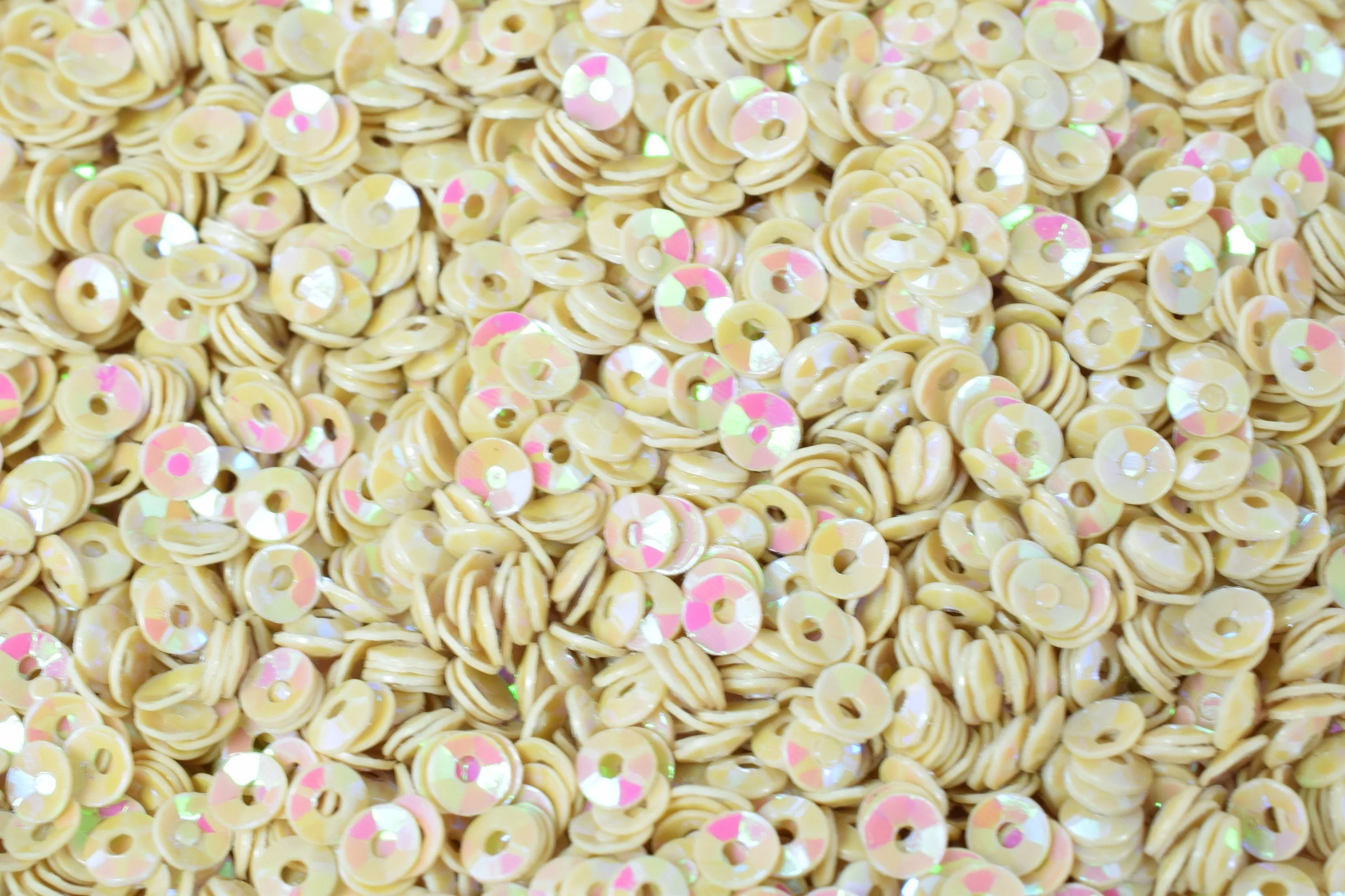 3/4mm Warm Beige Sparkle Cup Glossy Iridescent Sequins Sheen Round Sequins/Loose Paillettes,Wholesale Sequins,Shimmering Sequin Apparel
