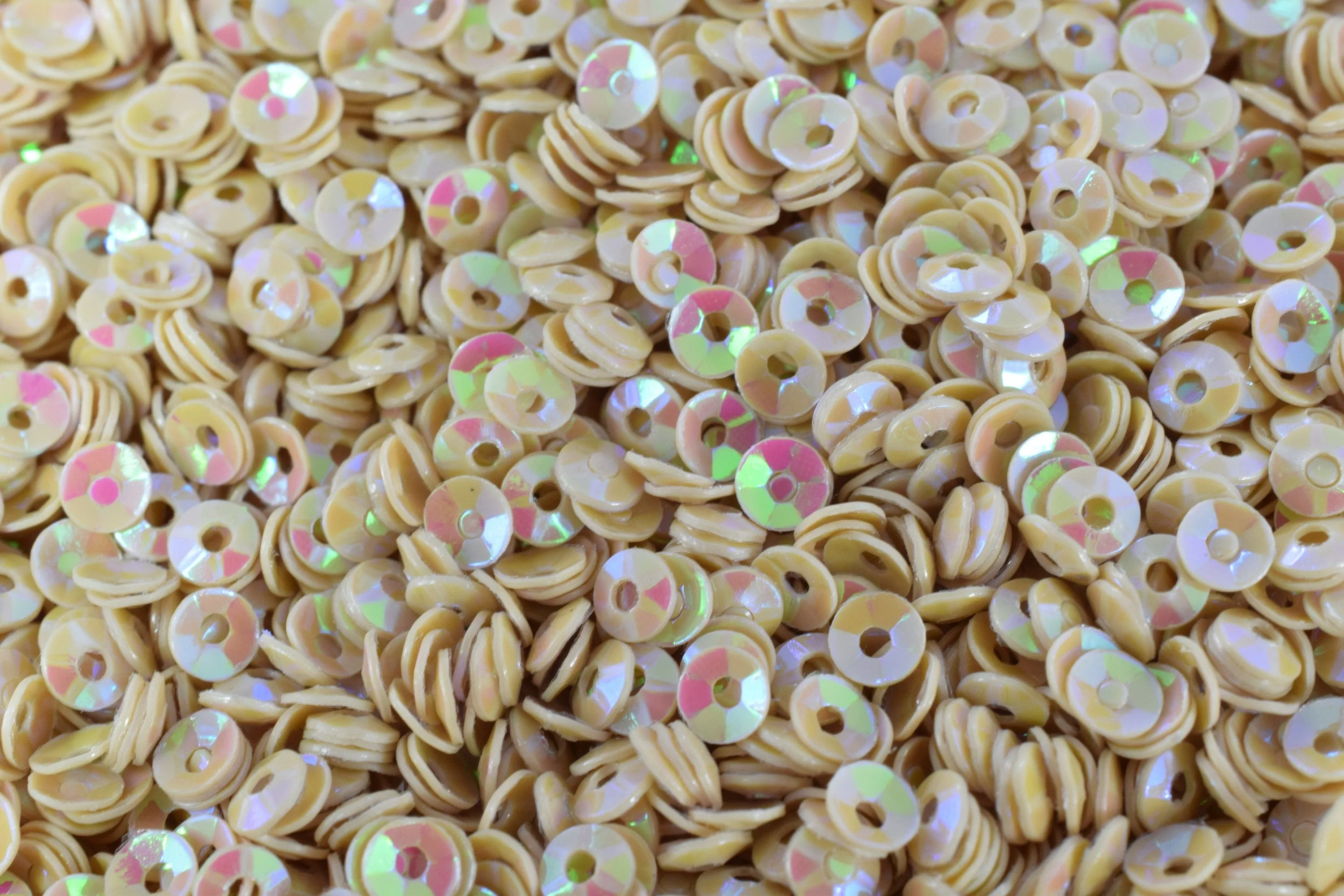 3/4mm Warm Beige Sparkle Cup Glossy Iridescent Sequins Sheen Round Sequins/Loose Paillettes,Wholesale Sequins,Shimmering Sequin Apparel