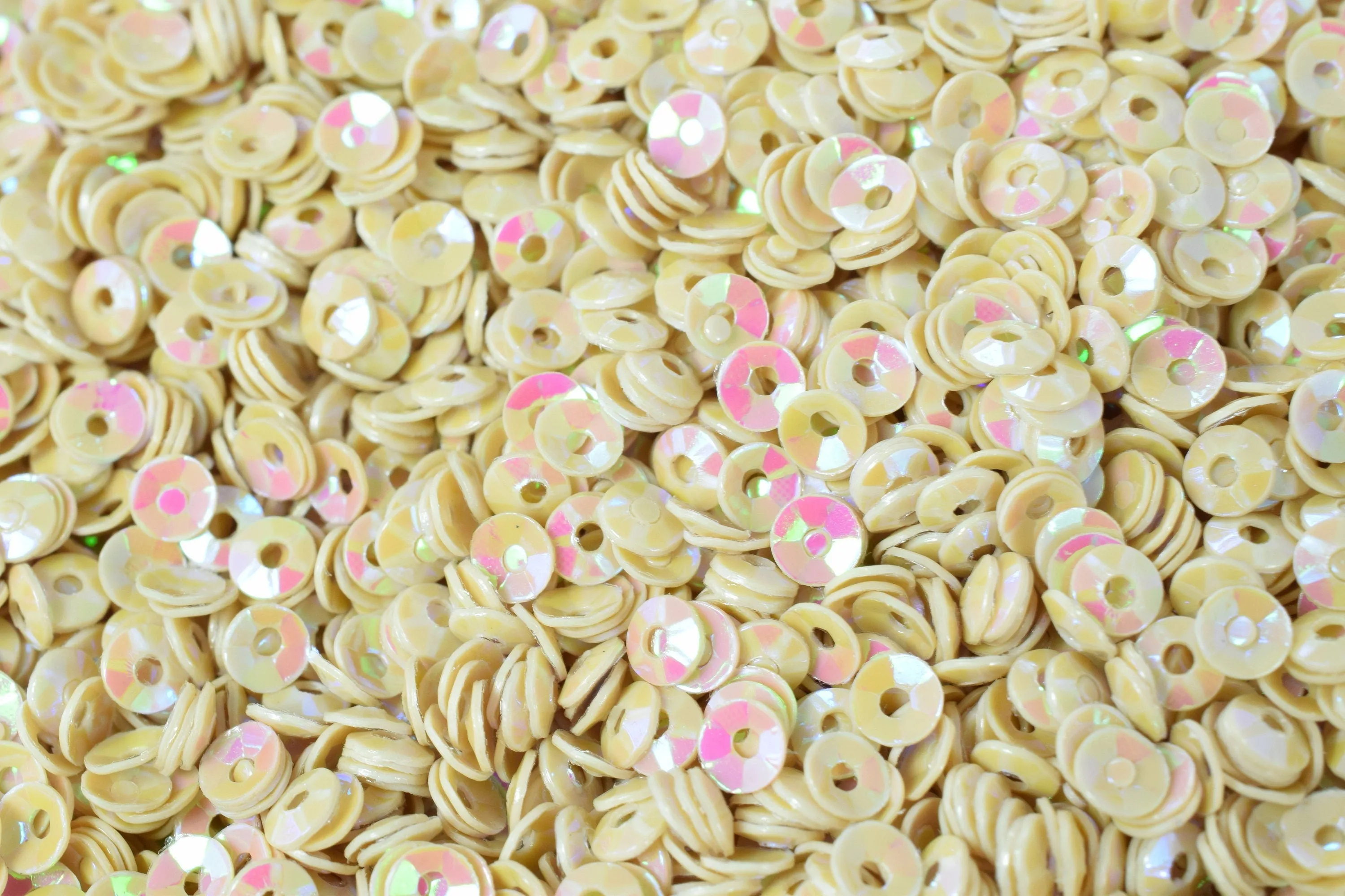 3/4mm Warm Beige Sparkle Cup Glossy Iridescent Sequins Sheen Round Sequins/Loose Paillettes,Wholesale Sequins,Shimmering Sequin Apparel