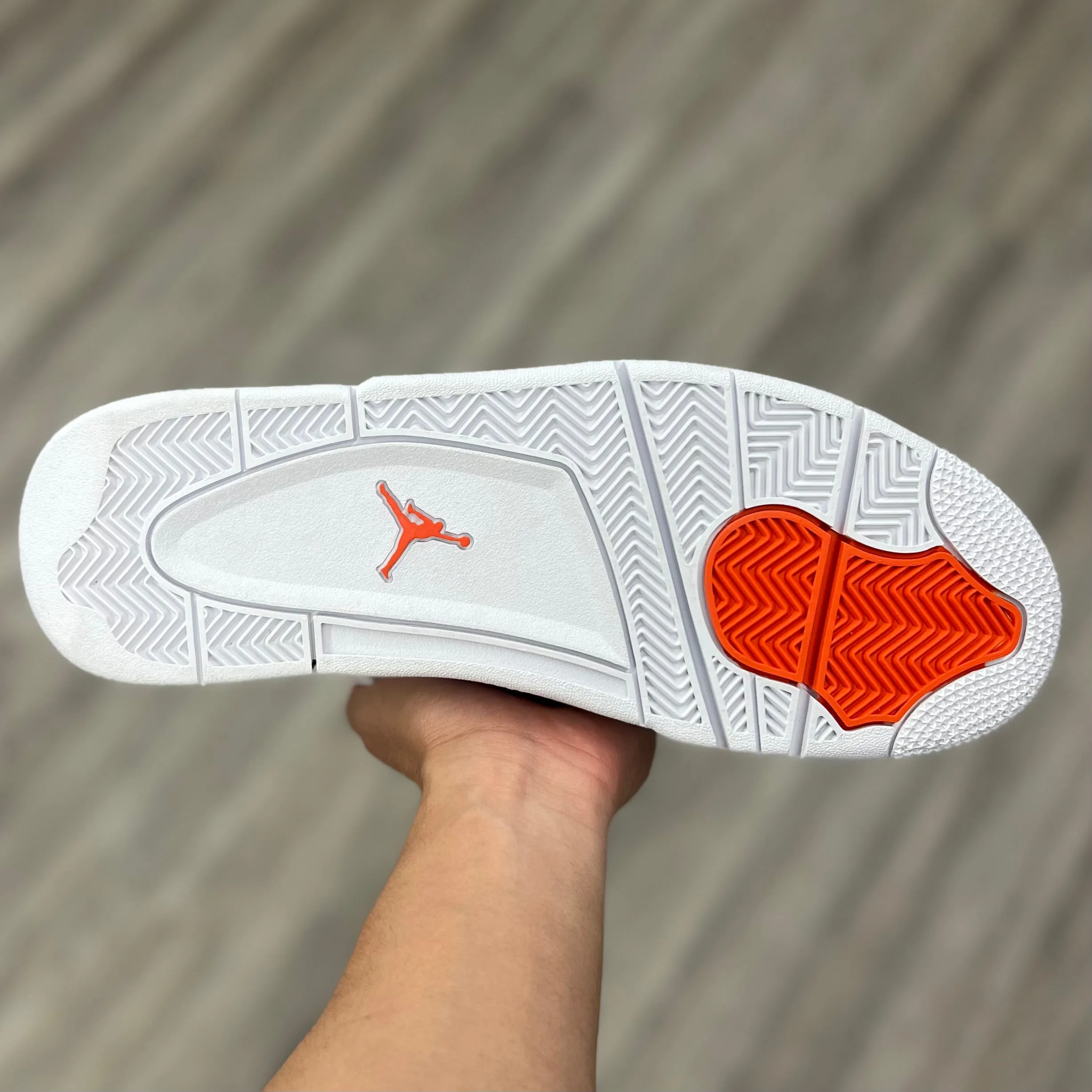 Air Jordan 4 Retro “ Metallic Orange”