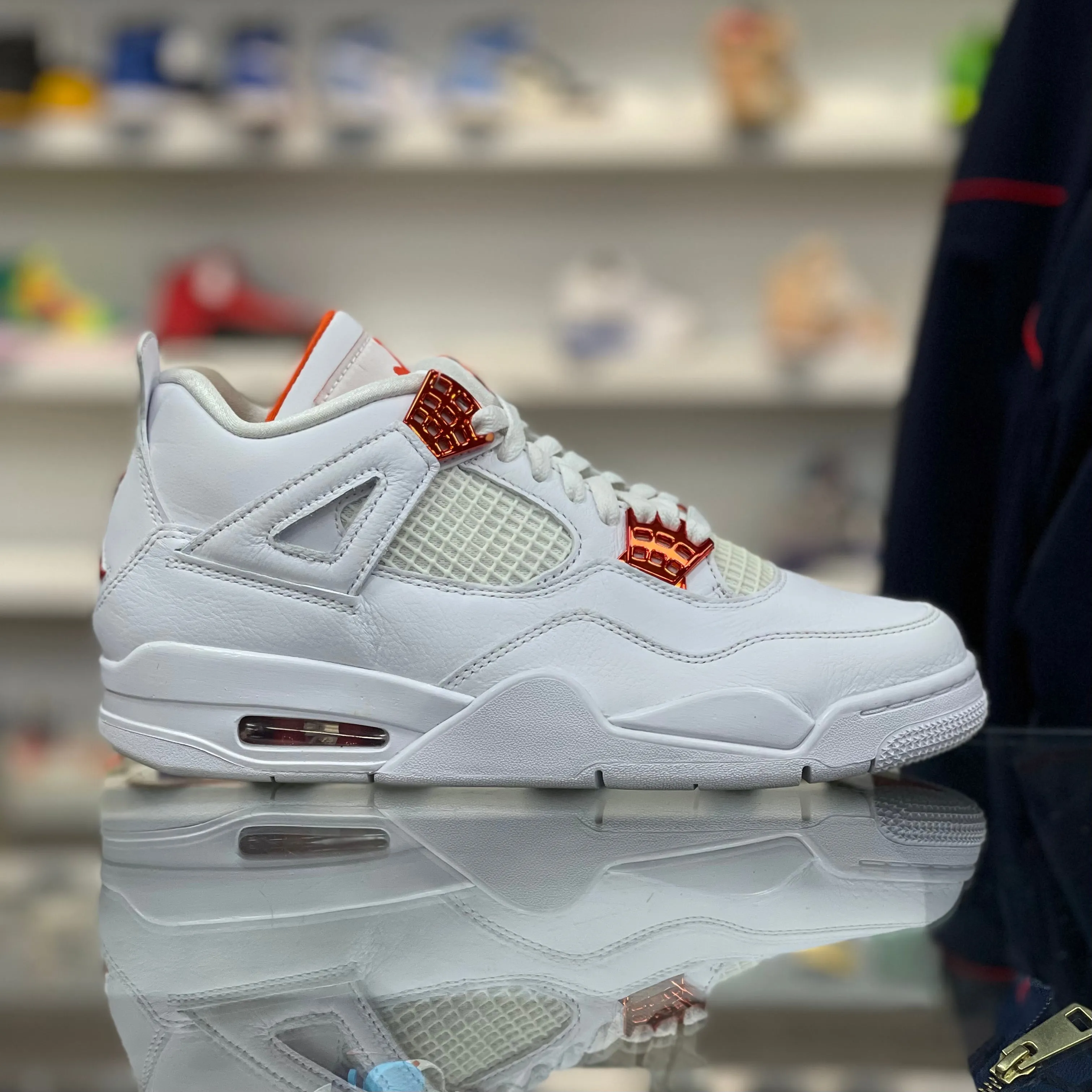 Air Jordan 4 Retro “ Metallic Orange”