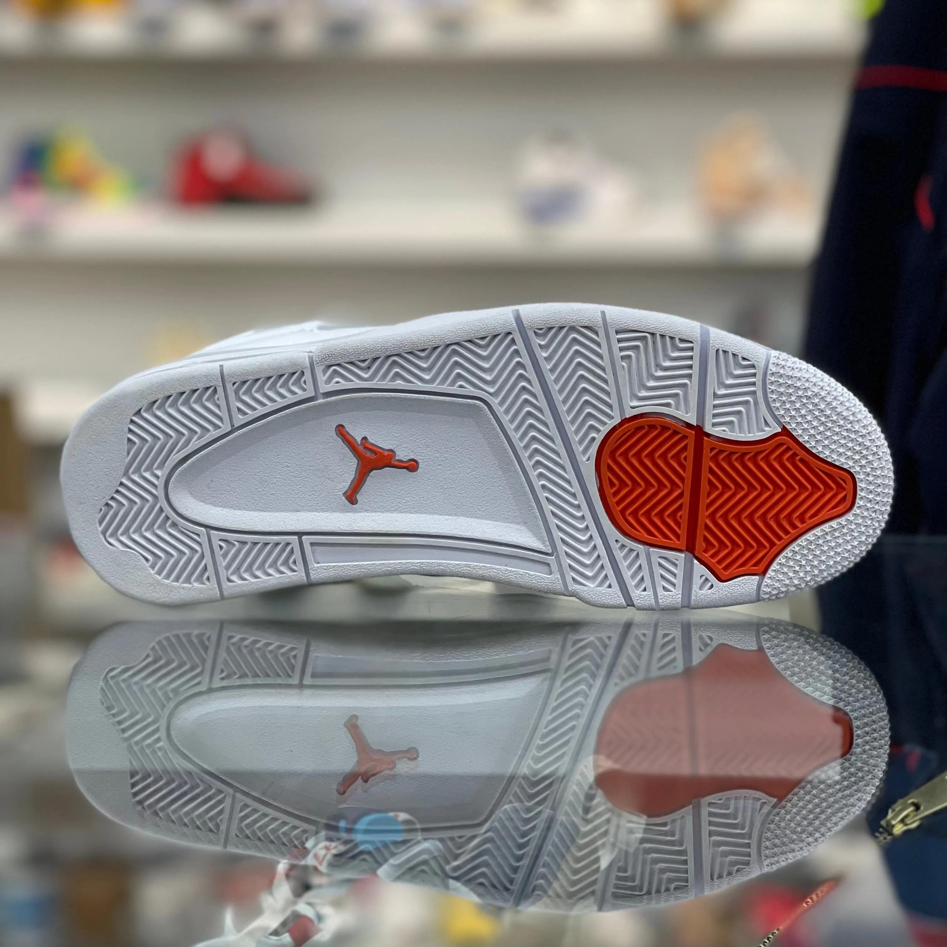 Air Jordan 4 Retro “ Metallic Orange”