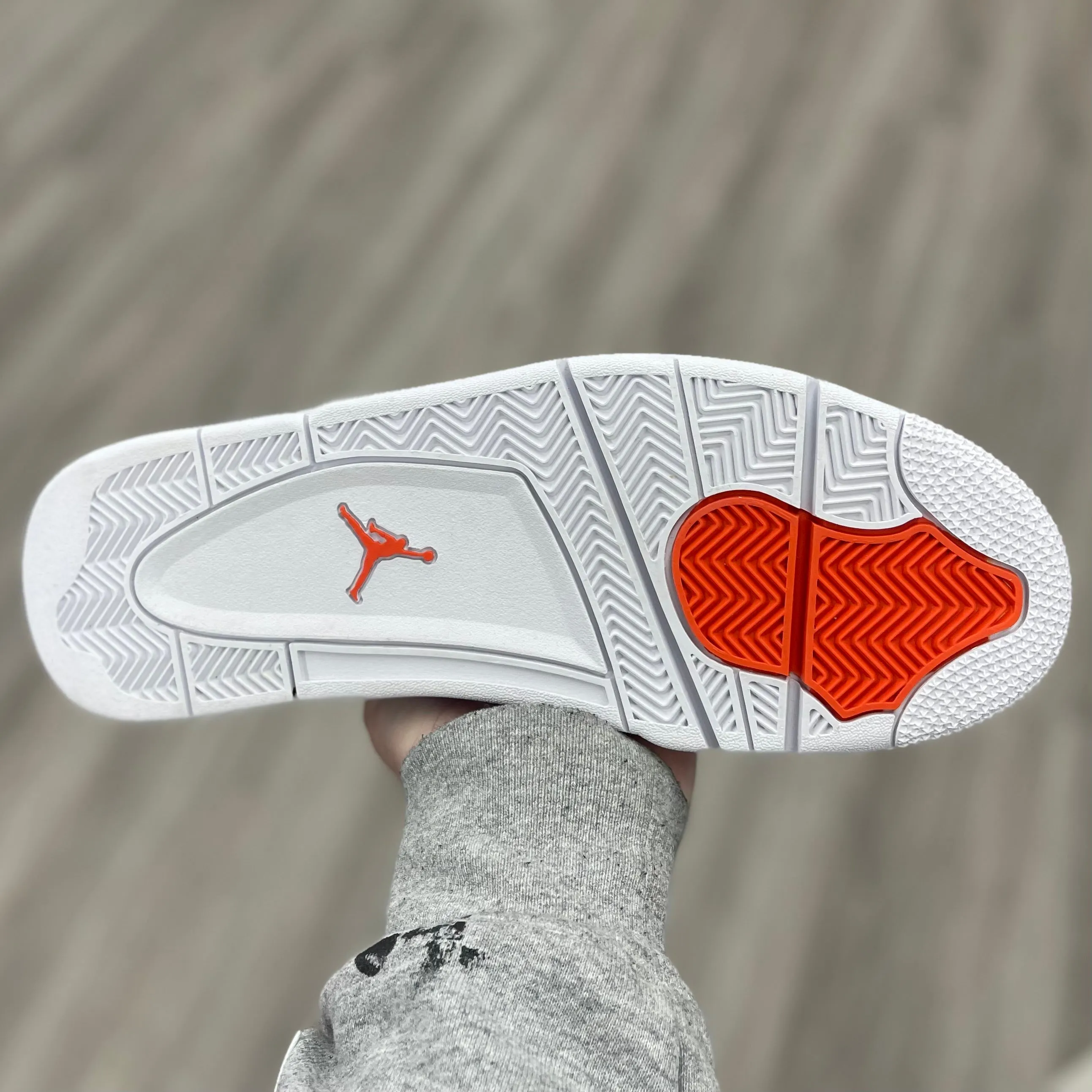 Air Jordan 4 Retro “ Metallic Orange”