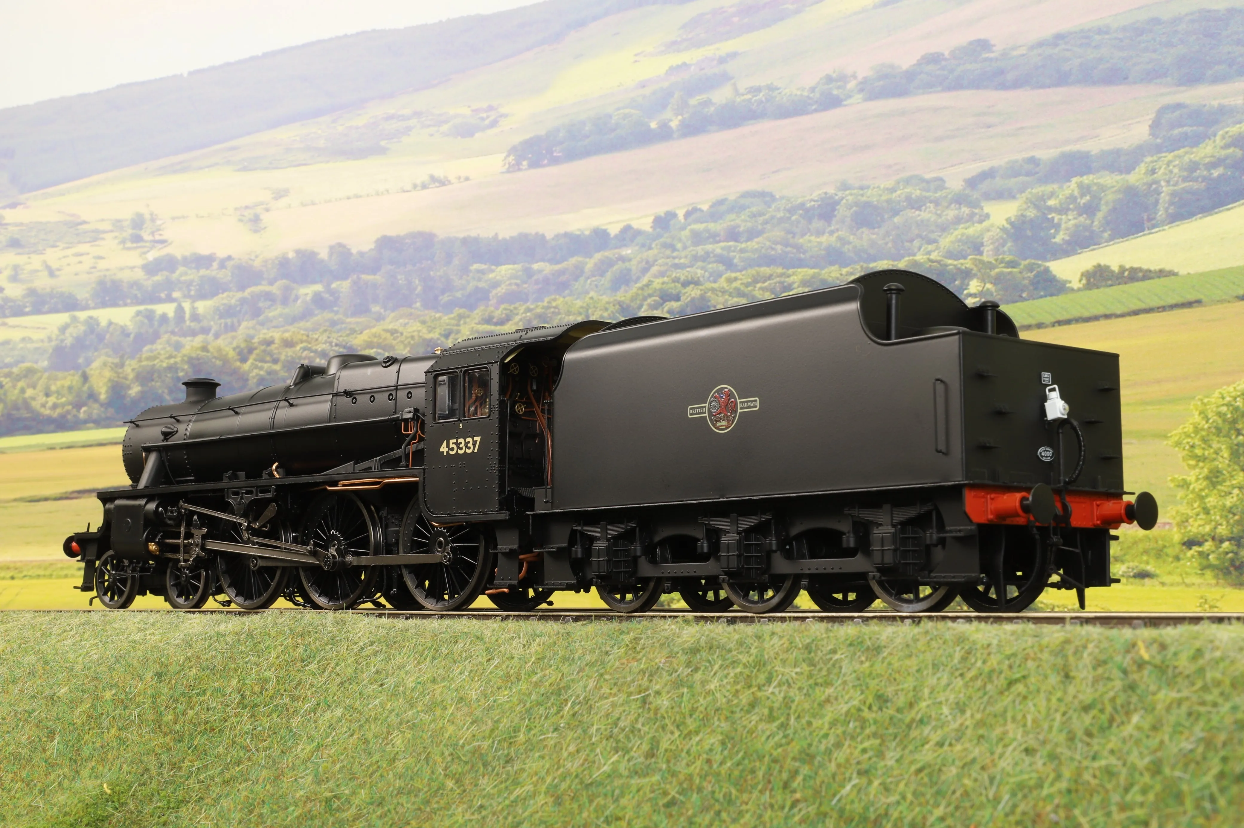 Ellis Clark Trains E1007 O Gauge Stanier Class 5 4-6-0 "Black 5", Plain BR Black, '45337', Welded Tender