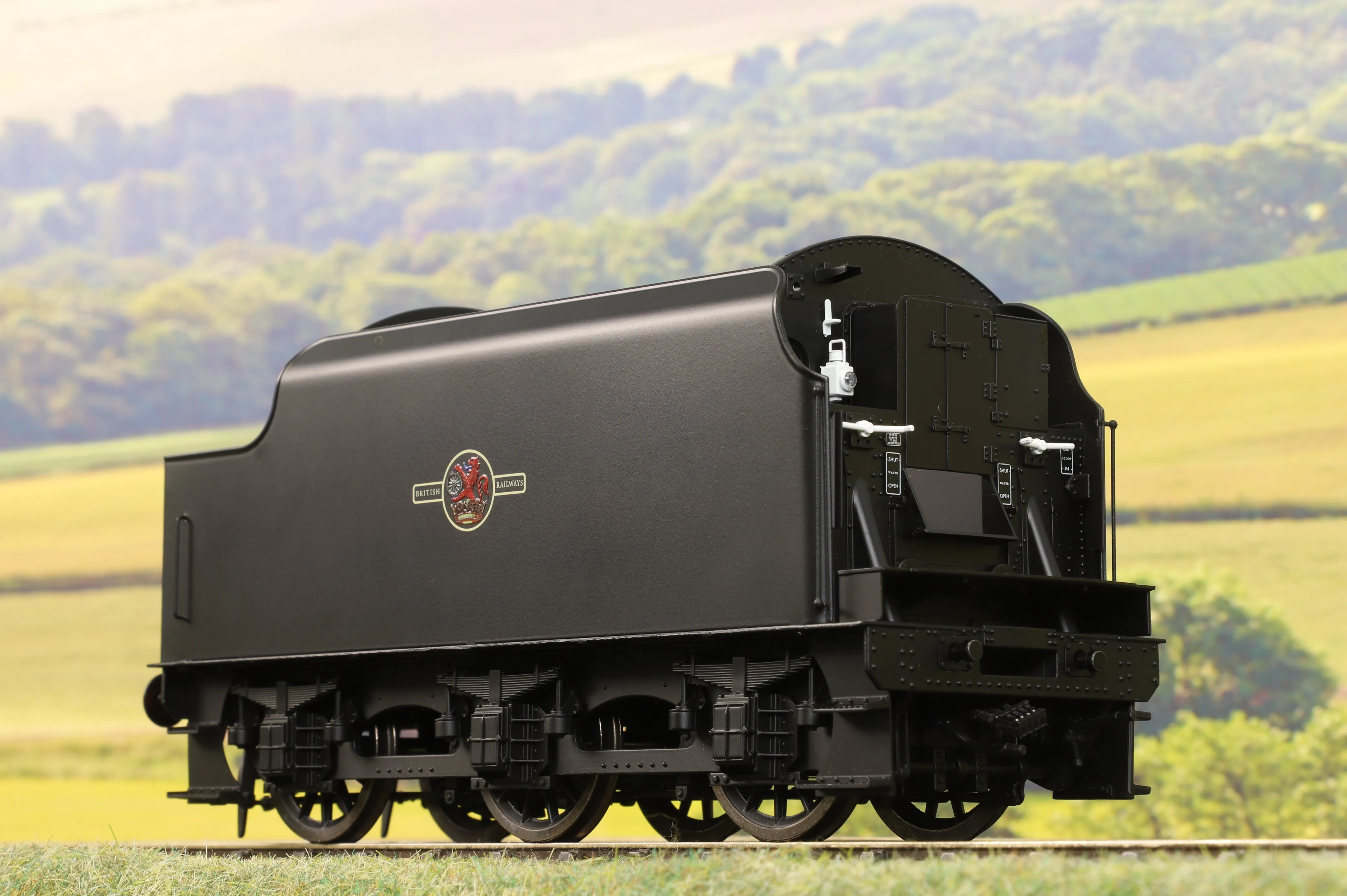 Ellis Clark Trains E1007 O Gauge Stanier Class 5 4-6-0 "Black 5", Plain BR Black, '45337', Welded Tender