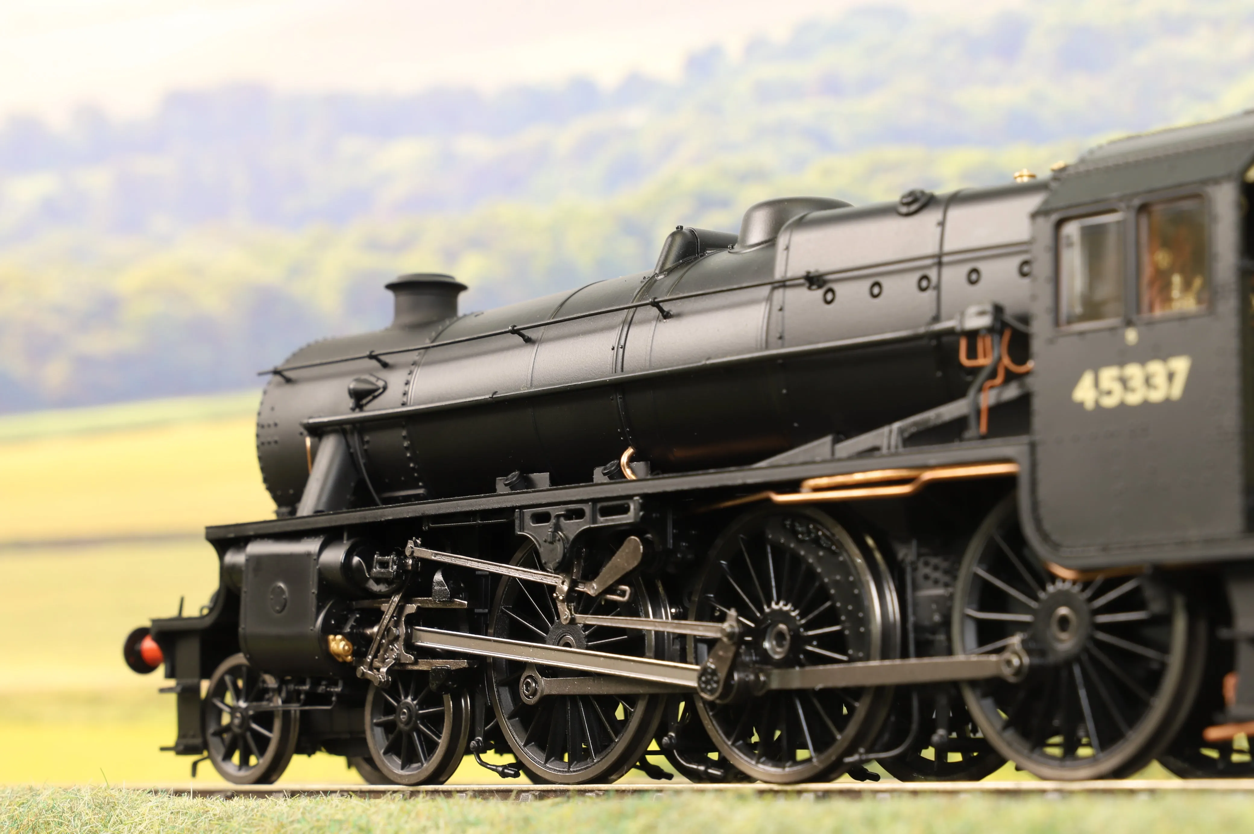 Ellis Clark Trains E1007 O Gauge Stanier Class 5 4-6-0 "Black 5", Plain BR Black, '45337', Welded Tender