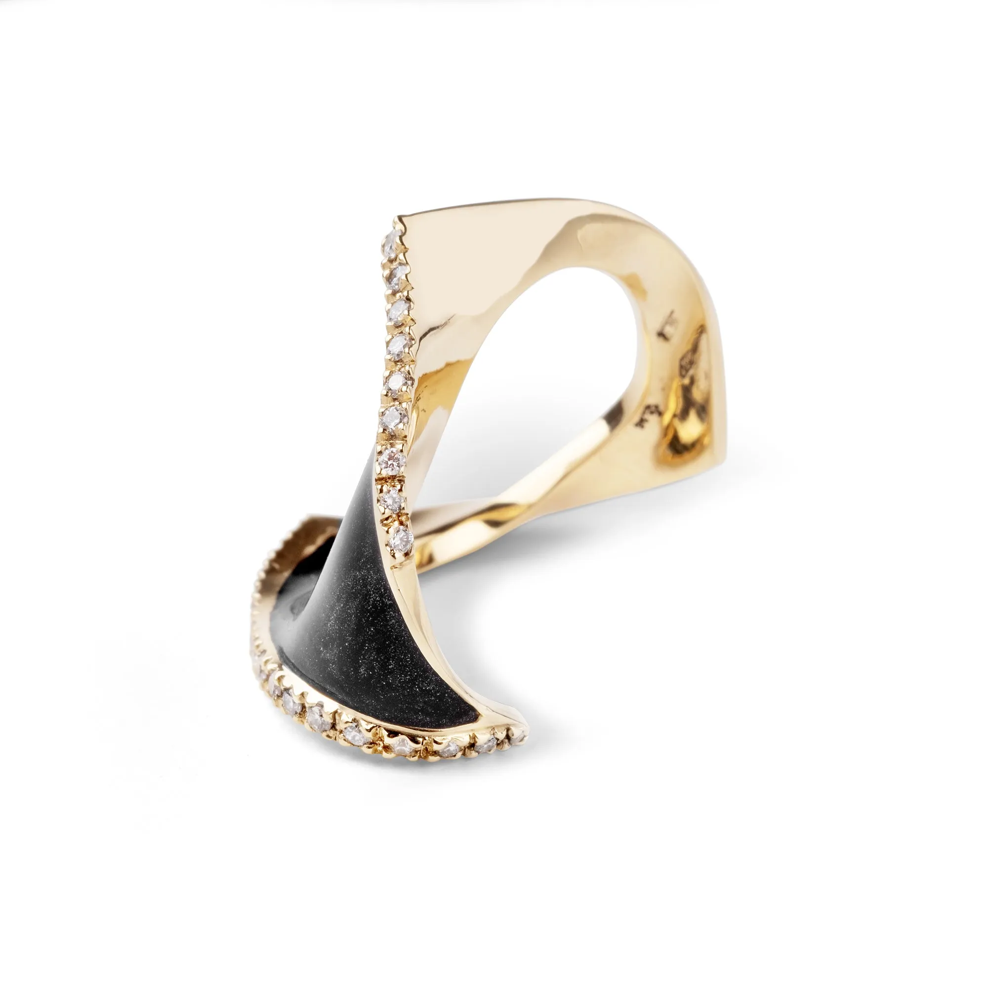 Enamel and Diamond 18k yellow gold ring