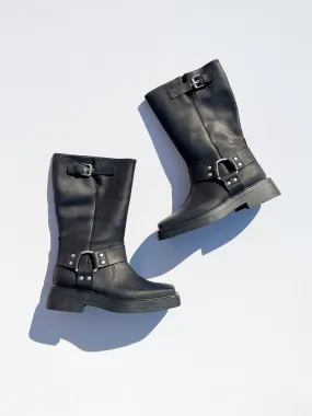 Eyra Buckle Boot - Black Oily Nubuck
