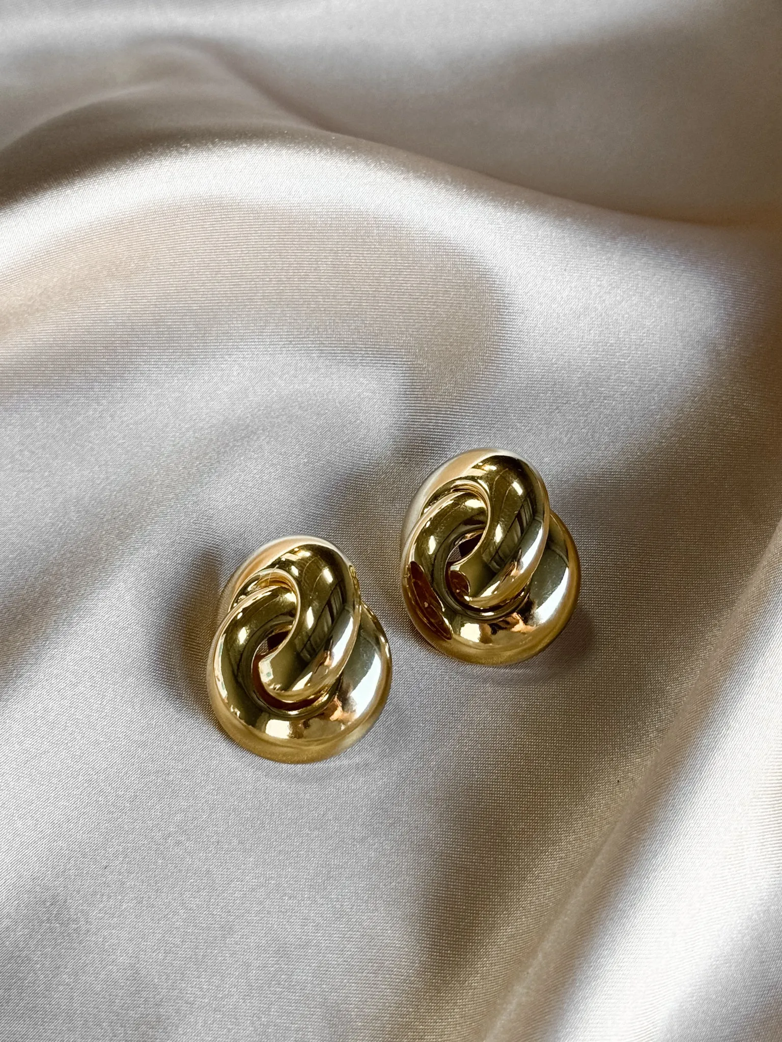 Flat Interlinked Stud Earrings