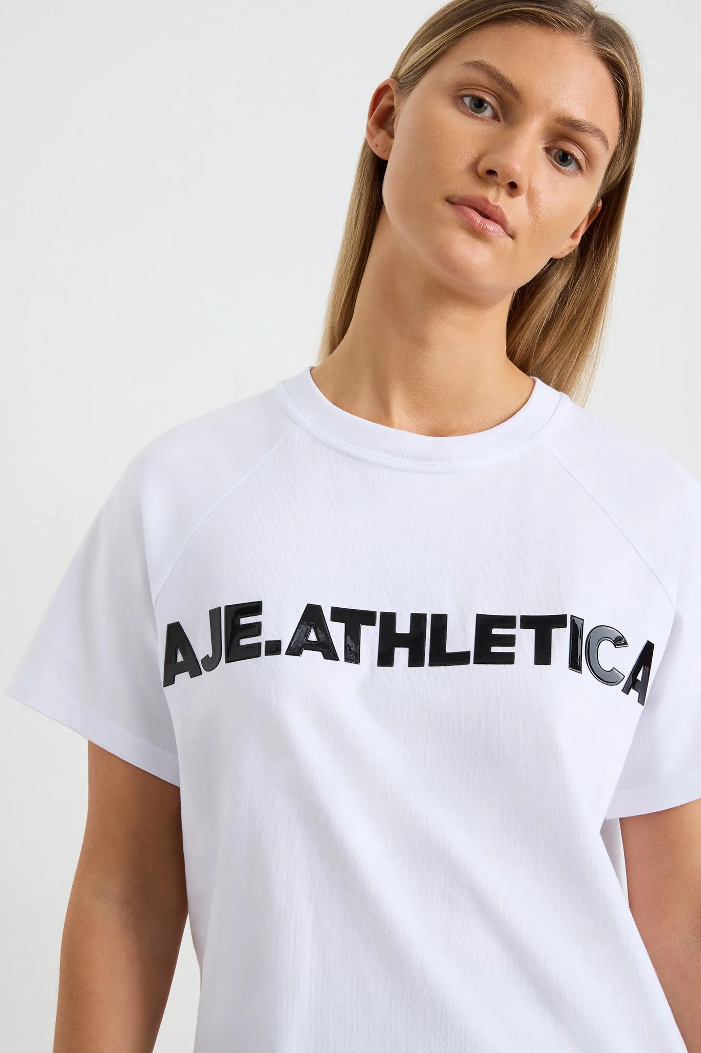 Logo Raglan T-Shirt 110
