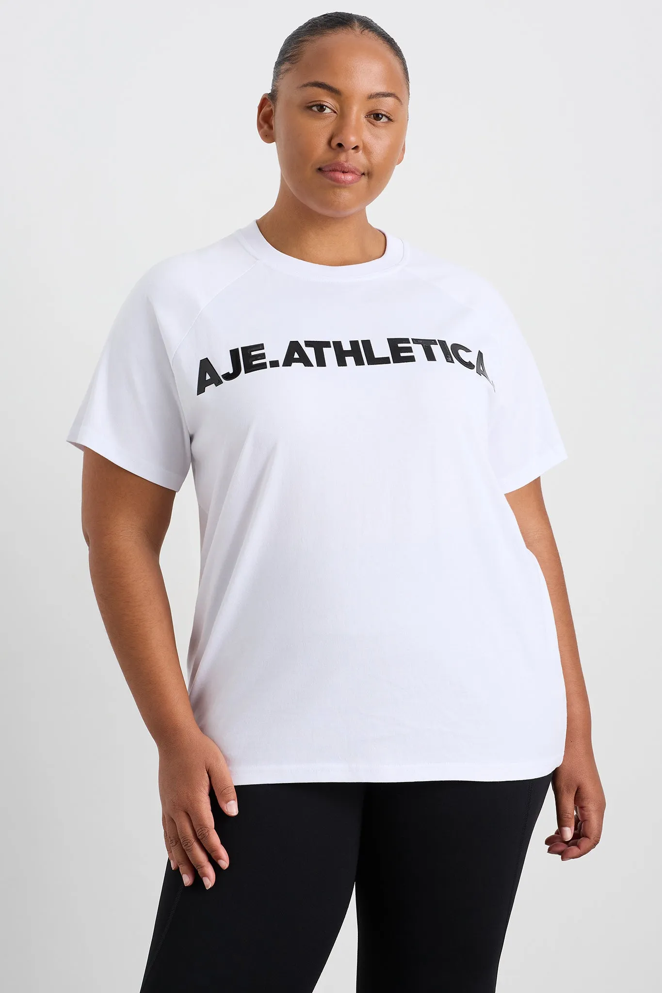 Logo Raglan T-Shirt 110
