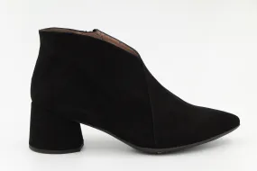 WONDERS Black Suede V-Cut Ankle Boot I-8021